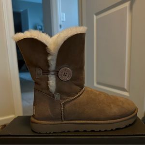 UGG Bailey Button boots
